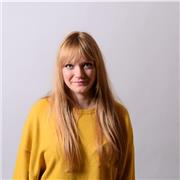 Profesora imparte clases de la rama de ciencias jurídicas: publicidad, marketing, administración